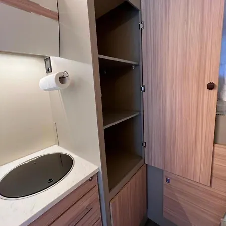 아파트 Gemuetlicher Camper - Wiesnnah 그룬발트