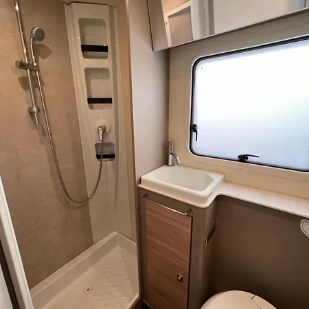 Gemuetlicher Camper - Wiesnnah 아파트