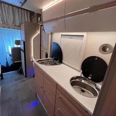아파트 Gemuetlicher Camper - Wiesnnah 그룬발트